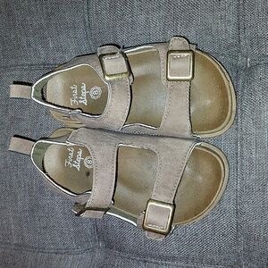 Toddler boy sandals size 8 brown